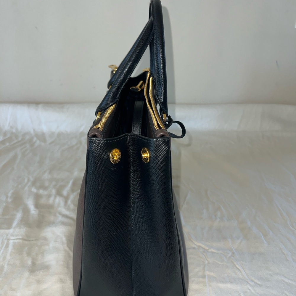 Large Prada Galleria Saffiano leather bag - Picture 7 of 10